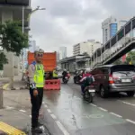 Truk Sampah Mogok di Gatot Subroto, Lalin Arah Kuningan Padat Merayap