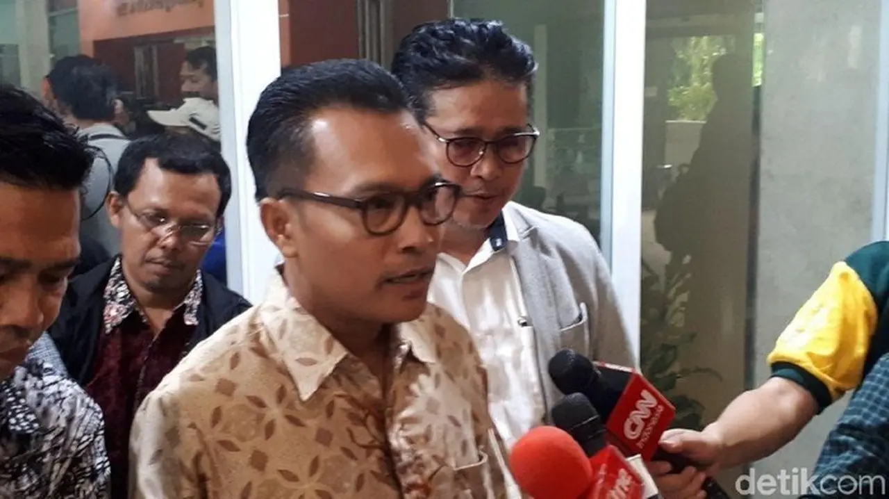 ProDem Desak Presiden Prabowo Pertahankan Polri di Bawah Kendali Langsung Kepala Negara ProDem Desak Presiden Prabowo Pertahankan Polri di Bawah Kendali Langsung Kepala Negara