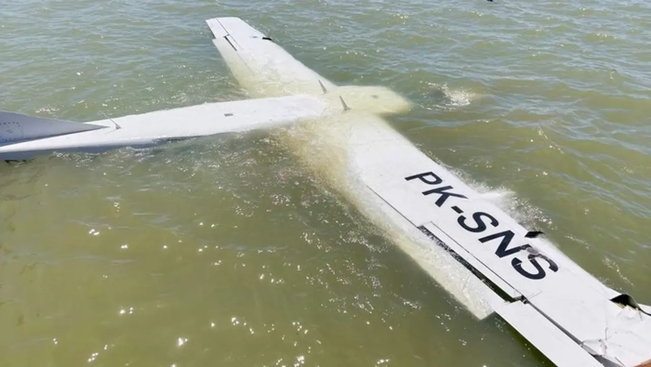 Pesawat Smart Air Jatuh di Pantai Nabire Akibat Gangguan Mesin, Pilot Berupaya Mendarat Darurat Pesawat Smart Air Jatuh di Pantai Nabire Akibat Gangguan Mesin, Pilot Berupaya Mendarat Darurat