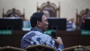 Ahok Ungkap Penyimpangan Impor Minyak dan Produk Kilang Saat di Pertamina