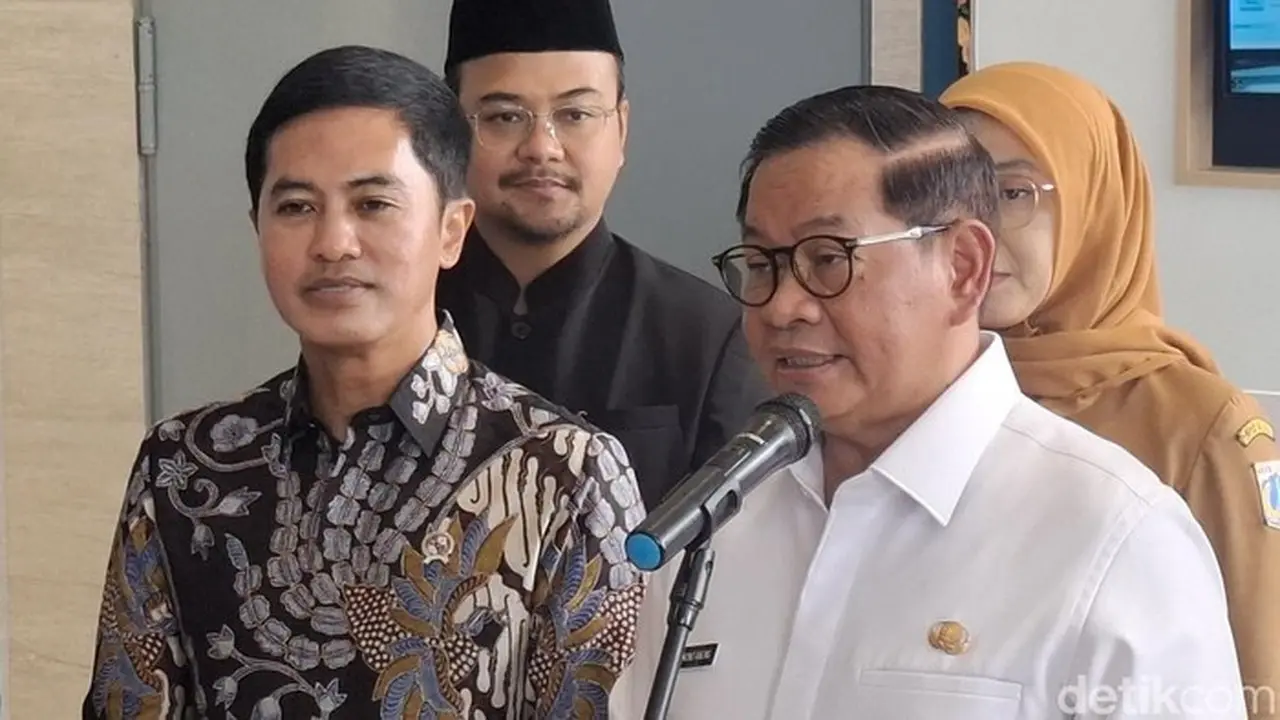 Pramono Anung Jamin Korban Banjir Jakarta Dapat Layanan Kesehatan Gratis di RSUD dan Puskesmas