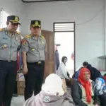 Siswa Sespimti Polri Berikan Bantuan Langsung ke Korban Longsor Cisarua, Bandung Barat