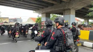 Antisipasi Tawuran, Brimob Polda Metro Jaya Patroli Intensif di Jatinegara Jakarta Timur