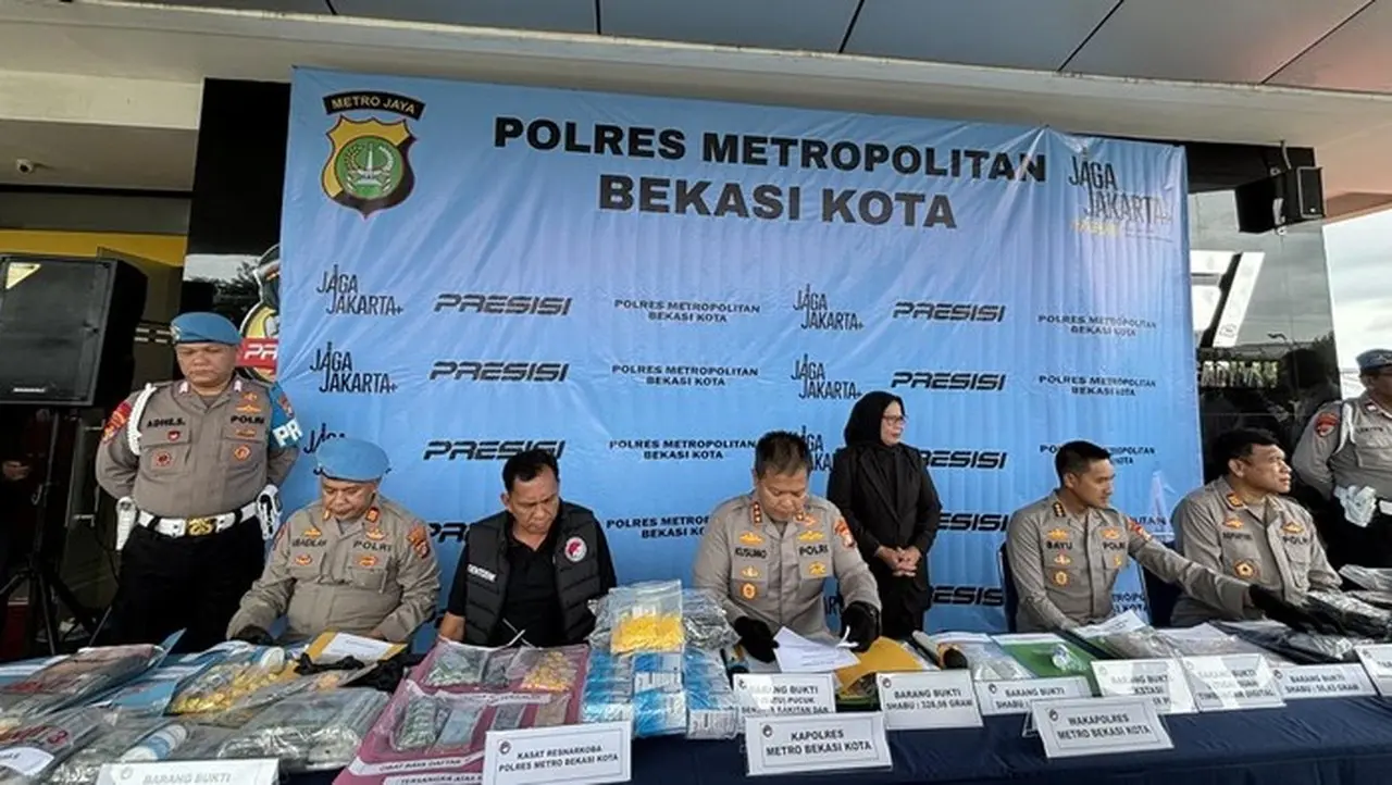 Obat Keras Marak Beredar, Polisi Bekasi Ungkap Penjualan Ilegal untuk Pelaku Tawuran dan Balap Liar Obat Keras Marak Beredar, Polisi Bekasi Ungkap Penjualan Ilegal untuk Pelaku Tawuran dan Balap Liar