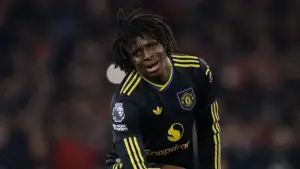 Cedera Hamstring Patrick Dorgu, Manchester United Terancam Kehilangan Bek Kunci Selama 10 Pekan