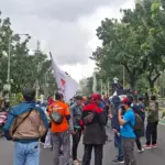 Buruh DKI Jakarta Tuntut Kenaikan UMP 2026 di Depan Balai Kota, Nilai KHL Tak Terpenuhi