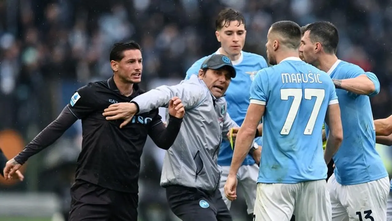 Tensi Memanas di Olimpico: Lazio vs Napoli Berakhir 2-0 dengan 3 Kartu Merah