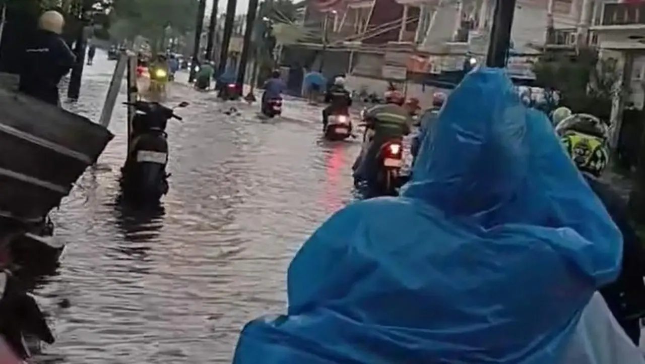 Hujan Deras, Harapan Indah hingga Kalimalang Bekasi Terendam Banjir Pagi Ini