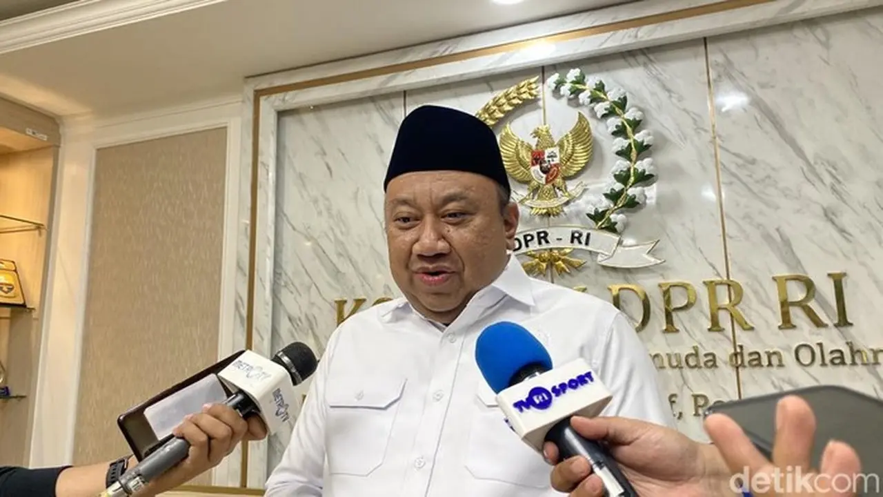 Guru Dipolisikan Usai Nasihati Murid, DPR Dorong Mediasi Damai Guru Dipolisikan Usai Nasihati Murid, DPR Dorong Mediasi Damai