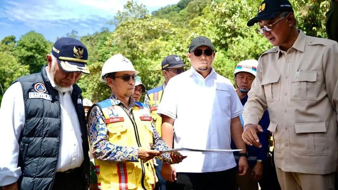 Andre Rosiade Ajak Menteri PU Tinjau Langsung Lembah Anai, Minta Perkuatan Jalur Permanen