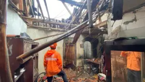 Angin Kencang Terjang Bogor, Satu Rumah Warga Ambruk dan Penghuni Terpaksa Mengungsi