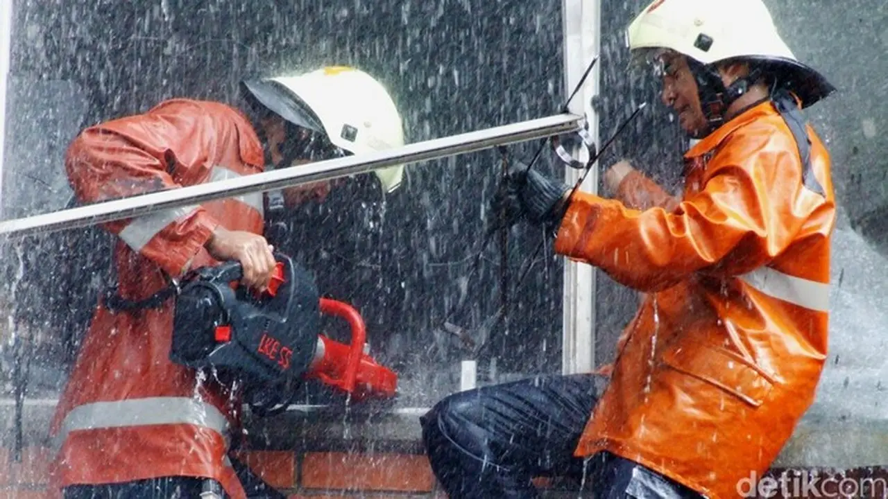 Kebakaran Ruang Server Kedubes Italia di Menteng Berhasil Dipadamkan