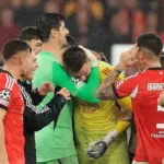 Gol Bersejarah Trubin ke Gawang Madrid Tuai Pujian, Courtois Beri Pelukan Hangat