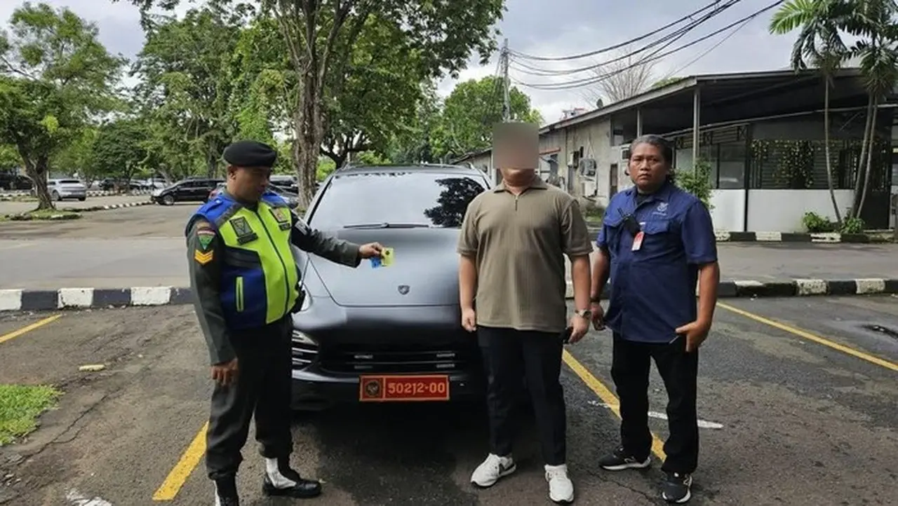 Porsche Berpelat Dinas Tak Terdaftar, Kementerian Pertahanan Buka Suara