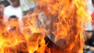 Kebakaran Rumah Mewah di Tanjung Barat Jaksel, 1 Orang Tewas Akibat Api