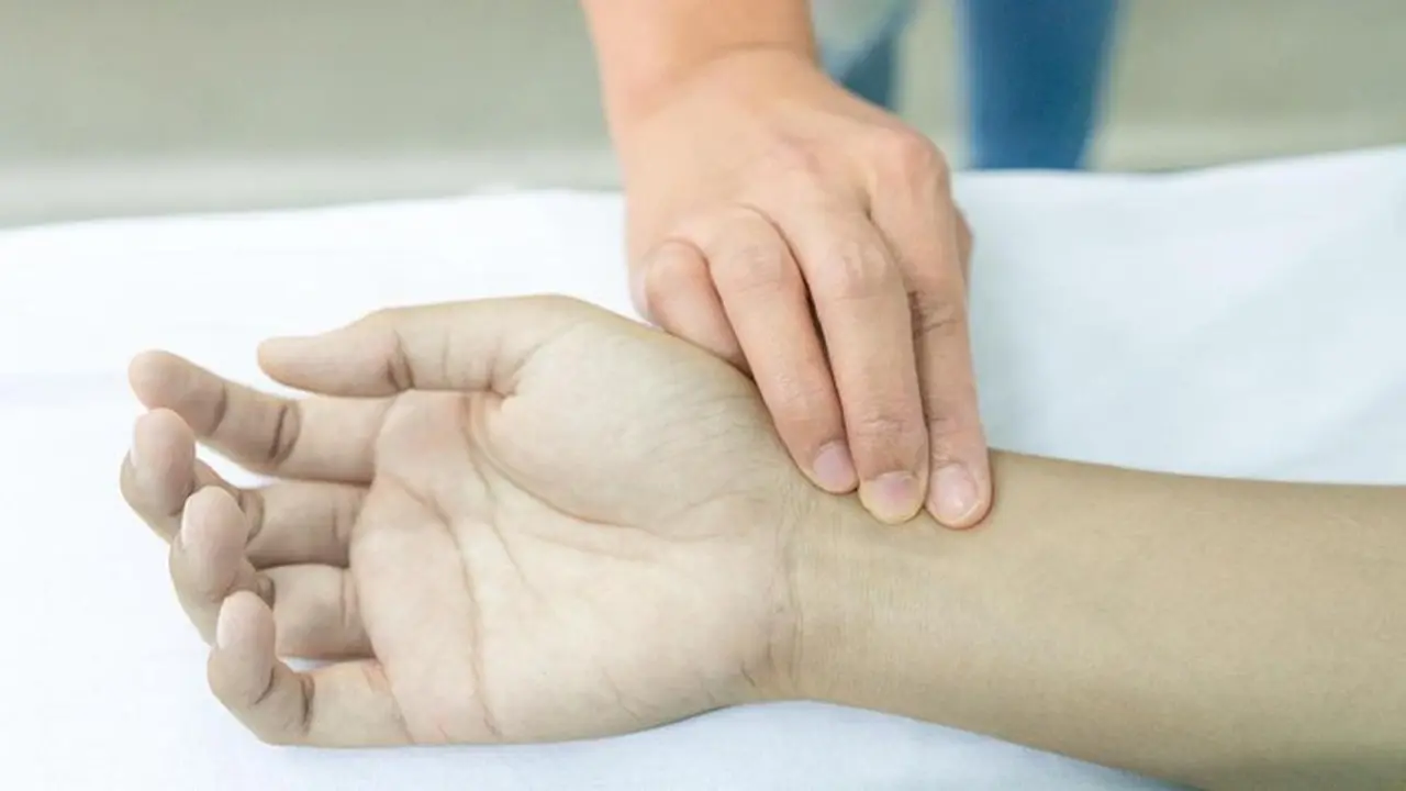 Pengemudi Ditemukan Meninggal di Mobil Tepi Tol Cikampek Km 27