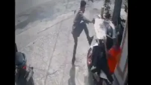 Terdakwa Narkoba Tuntutan Mati Kabur dari Pengadilan Negeri Lubuk Pakam dengan Motor Terdakwa Narkoba Tuntutan Mati Kabur dari Pengadilan Negeri Lubuk Pakam dengan Motor