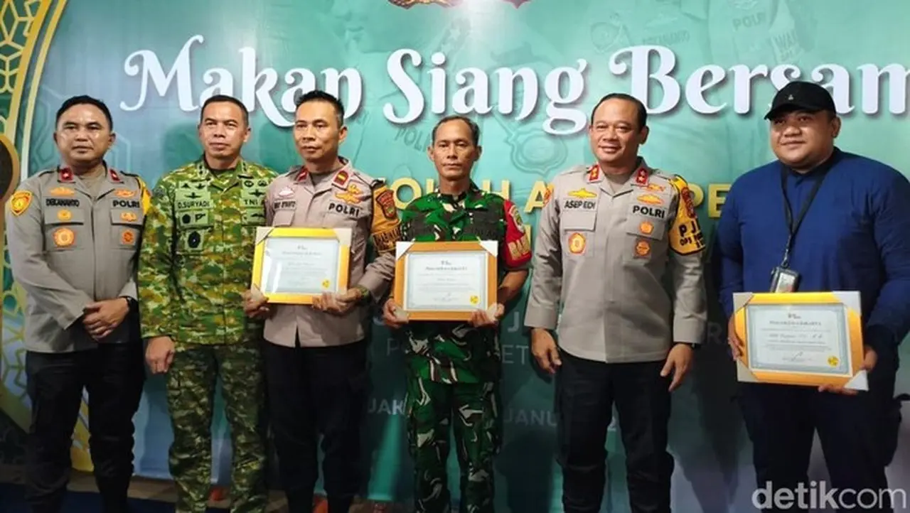 Kapolda Metro Jaya Apresiasi Bhabinkamtibmas Pendiri TPA di Srengseng Jakarta Barat