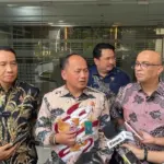 Kejagung Geledah Rumah Eks Menteri LHK Siti Nurbaya Terkait Kasus Tata Kelola Sawit Kejagung Geledah Rumah Eks Menteri LHK Siti Nurbaya Terkait Kasus Tata Kelola Sawit
