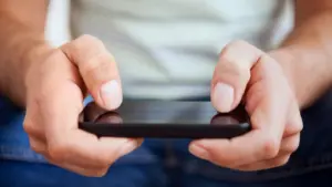 Disdikbud Banten Larang Keras Siswa dan Guru Gunakan HP Selama Jam Belajar