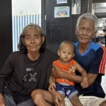 Banjir Kampung Melayu: Pintu Rumah Jebol, Perabotan Warga Terendam Air 2 Meter