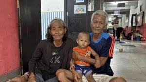 Banjir Kampung Melayu: Pintu Rumah Jebol, Perabotan Warga Terendam Air 2 Meter