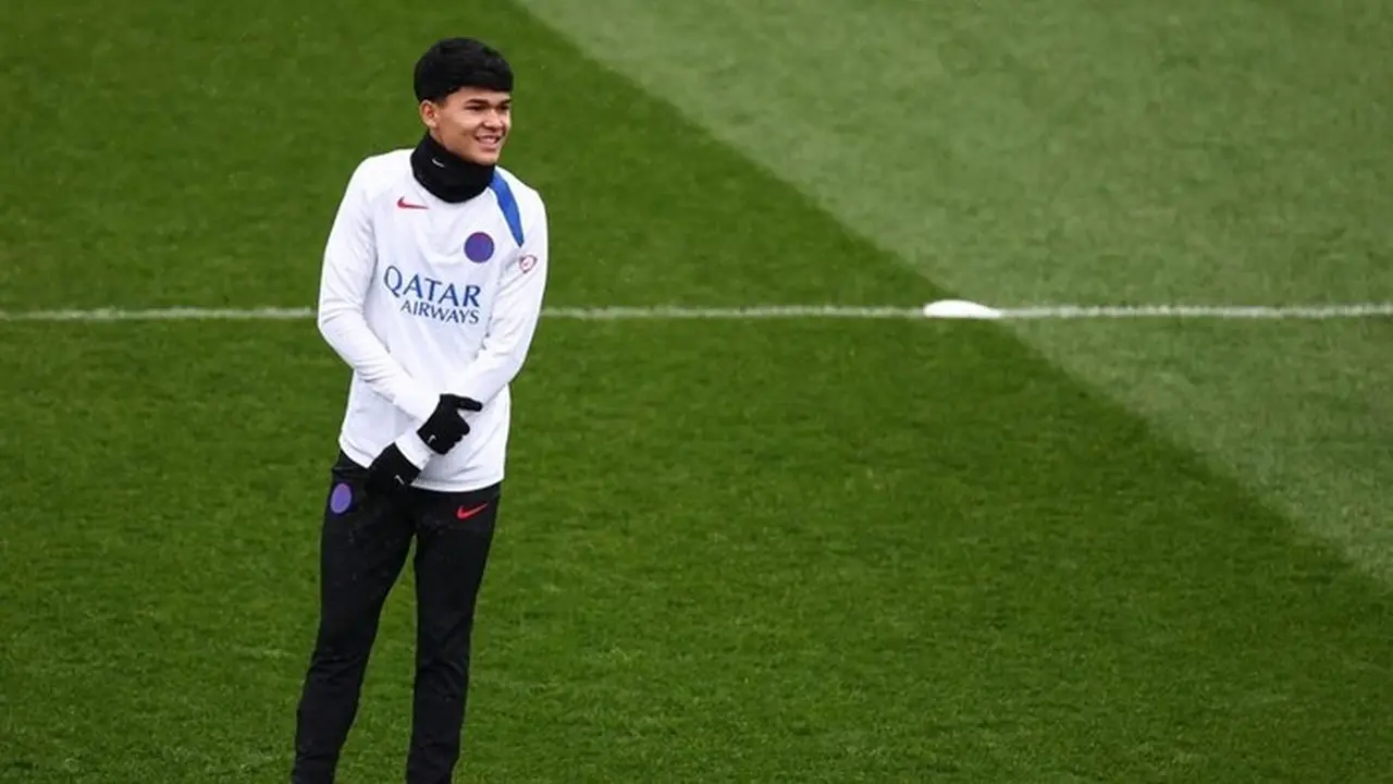 Hansi Flick Kecewa Berat Dro Fernandez Pilih Pindah ke PSG, Sebut Sepak Bola Penuh Keputusan Tak Terduga