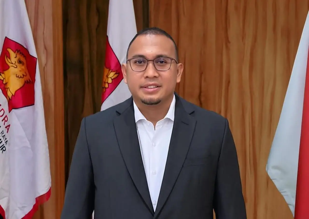 HUT Ke-18 Gerindra: Andre Rosiade Bagikan 65 Ribu Paket Sembako di Sumatera Barat