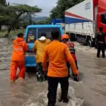 Banjir Cilegon Lumpuhkan Jalan Raya Anyer, Ketinggian Air Capai 1,2 Meter