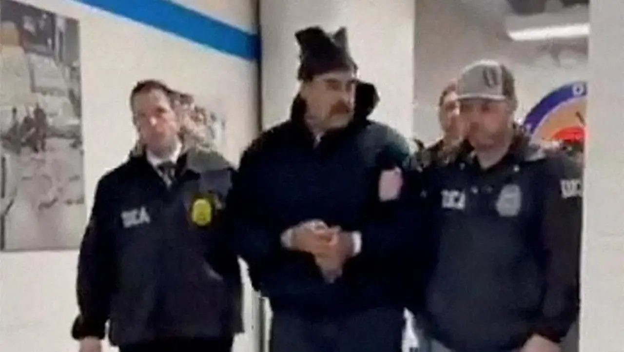 Pakar: Serangan AS ke Venezuela dan Penangkapan Maduro Berpotensi Pengaruhi Harga BBM dan Rupiah Pakar: Serangan AS ke Venezuela dan Penangkapan Maduro Berpotensi Pengaruhi Harga BBM dan Rupiah