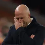 Arne Slot Antisipasi Taktik Bertahan Leeds United di Anfield