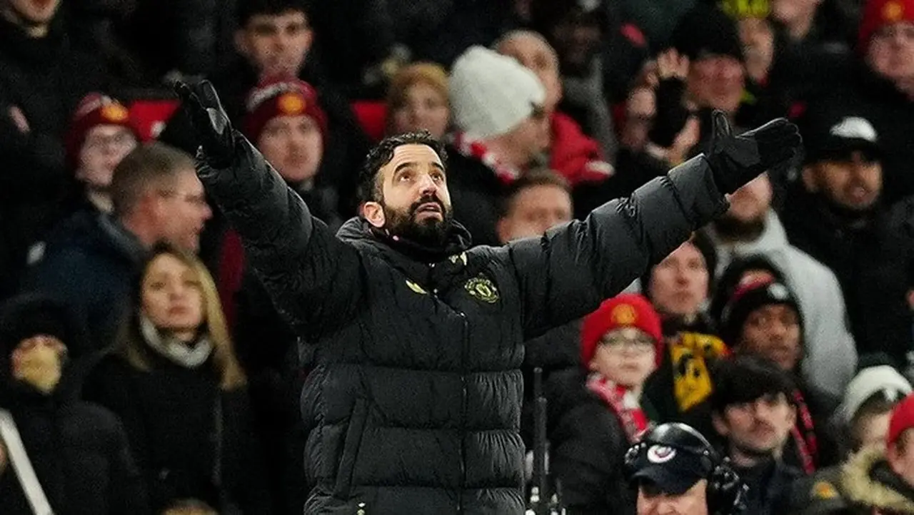 Gary Neville Terkejut Manchester United Pecat Ruben Amorim Mendadak di Tengah Musim