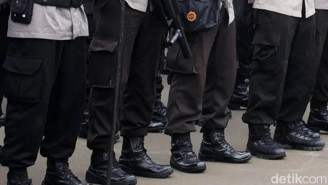 Ribuan Personel Gabungan Siaga Amankan Demo Buruh di Monas Hari Ini Ribuan Personel Gabungan Siaga Amankan Demo Buruh di Monas Hari Ini