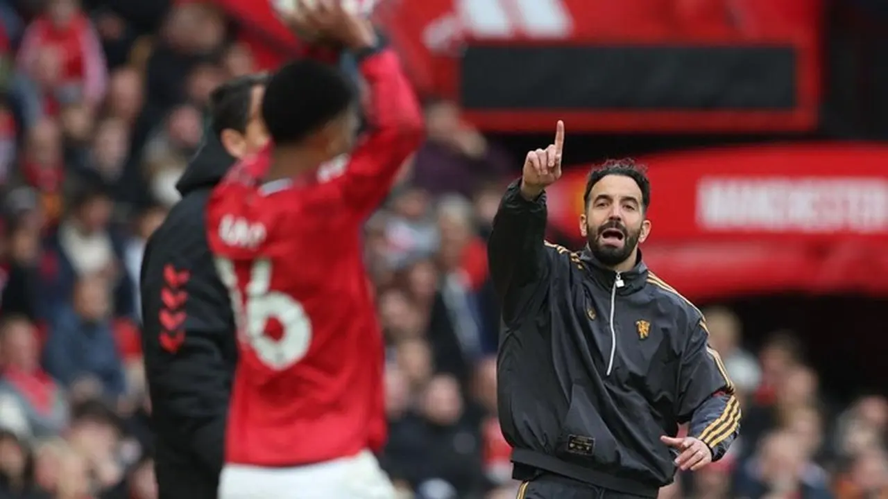 Jamie Carragher: Era Direktur Olahraga Berkuasa, Amorim dan Maresca Jadi Korban