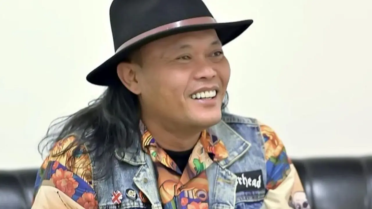 Sule Ungkap Emas Pemberian Rizky Febian untuk Bintang Hilang Misterius Sule Ungkap Emas Pemberian Rizky Febian untuk Bintang Hilang Misterius