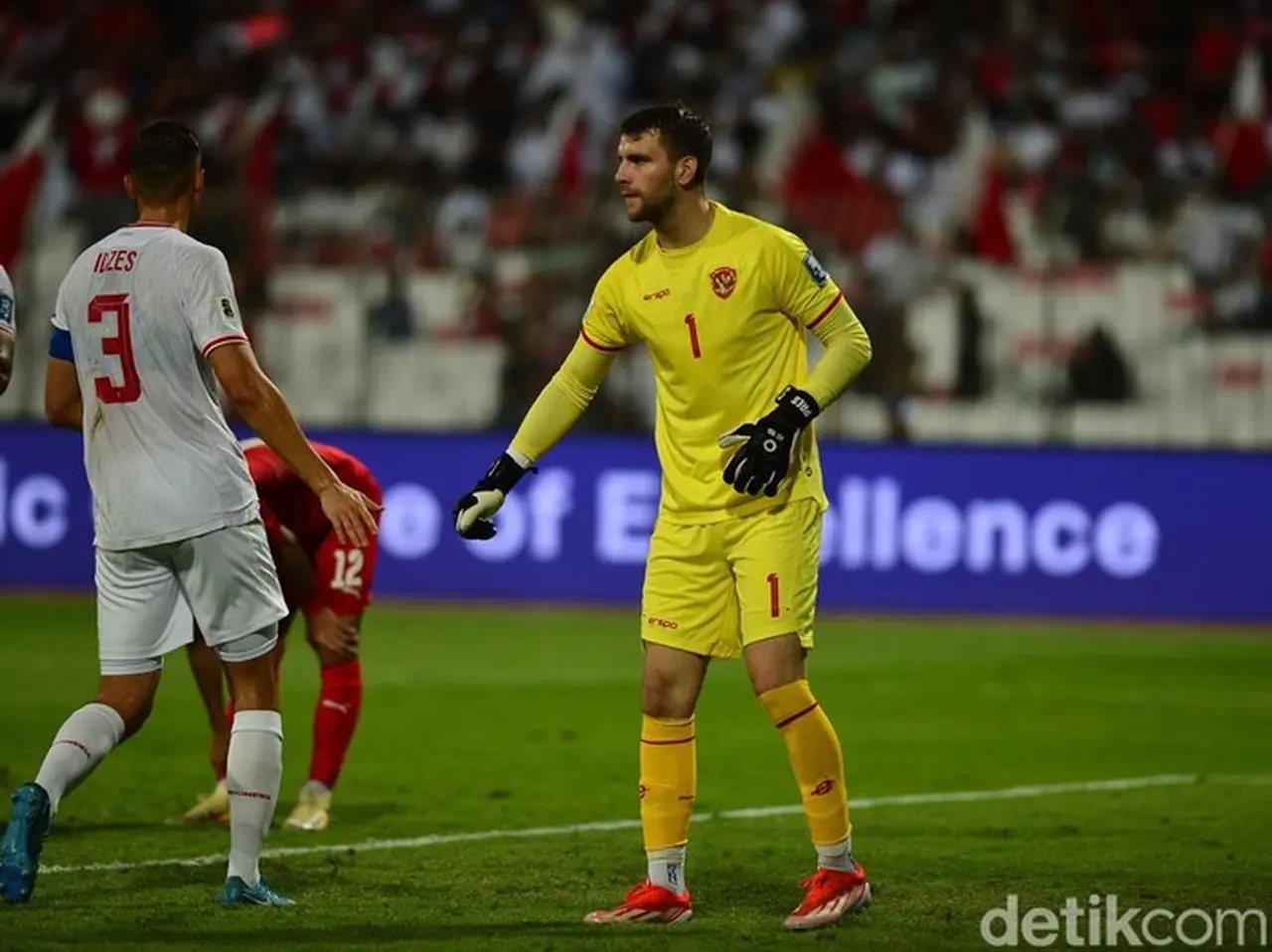 Simon Tahamata Sambut Kepindahan Maarten Paes ke Ajax: Ikut Senang Meski Belum Baca Berita Simon Tahamata Sambut Kepindahan Maarten Paes ke Ajax: Ikut Senang Meski Belum Baca Berita