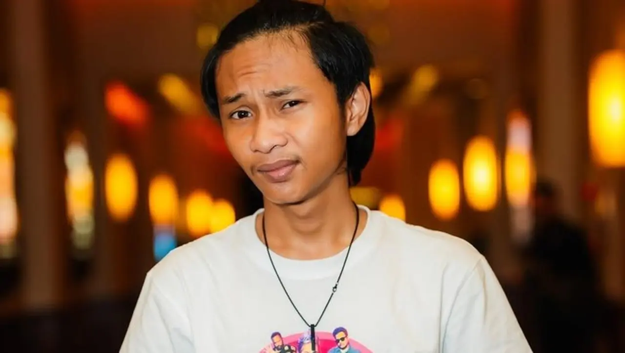 Fajar Sadboy Angkat Bicara soal Indra Frimawan Meludahi: Beliau Minta Maaf Fajar Sadboy Angkat Bicara soal Indra Frimawan Meludahi: Beliau Minta Maaf