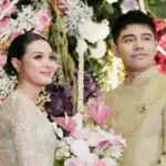 10 Tahun Dipasangkan di Sinetron, Riza Syah dan Claudia Andhara Resmi Bertunangan 10 Tahun Dipasangkan di Sinetron, Riza Syah dan Claudia Andhara Resmi Bertunangan