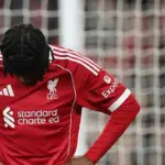 Dua Pilar Liverpool Absen Lama: Frimpong Terancam Lawan West Ham, Endo Cedera Engkel Parah