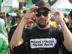 Teuku Wisnu Buka Outlet Malang Strudel Terbesar dengan Konsep “Farm” di Batu