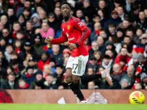 Michael Carrick Ungkap Alasan Kobbie Mainoo Jadi Starter Utama Manchester United