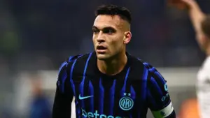 Cedera Otot, Lautaro Martinez Terancam Absen di Derby Milan Maret Mendatang