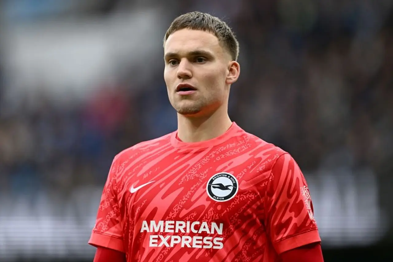 Chelsea Kembali Incar Pemain Brighton, Kali Ini Bidik Kiper Bart Verbruggen Chelsea Kembali Incar Pemain Brighton, Kali Ini Bidik Kiper Bart Verbruggen