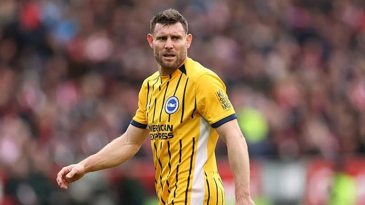 James Milner Pecahkan Rekor Penampilan Terbanyak di Premier League, Lampaui Gareth Barry James Milner Pecahkan Rekor Penampilan Terbanyak di Premier League, Lampaui Gareth Barry