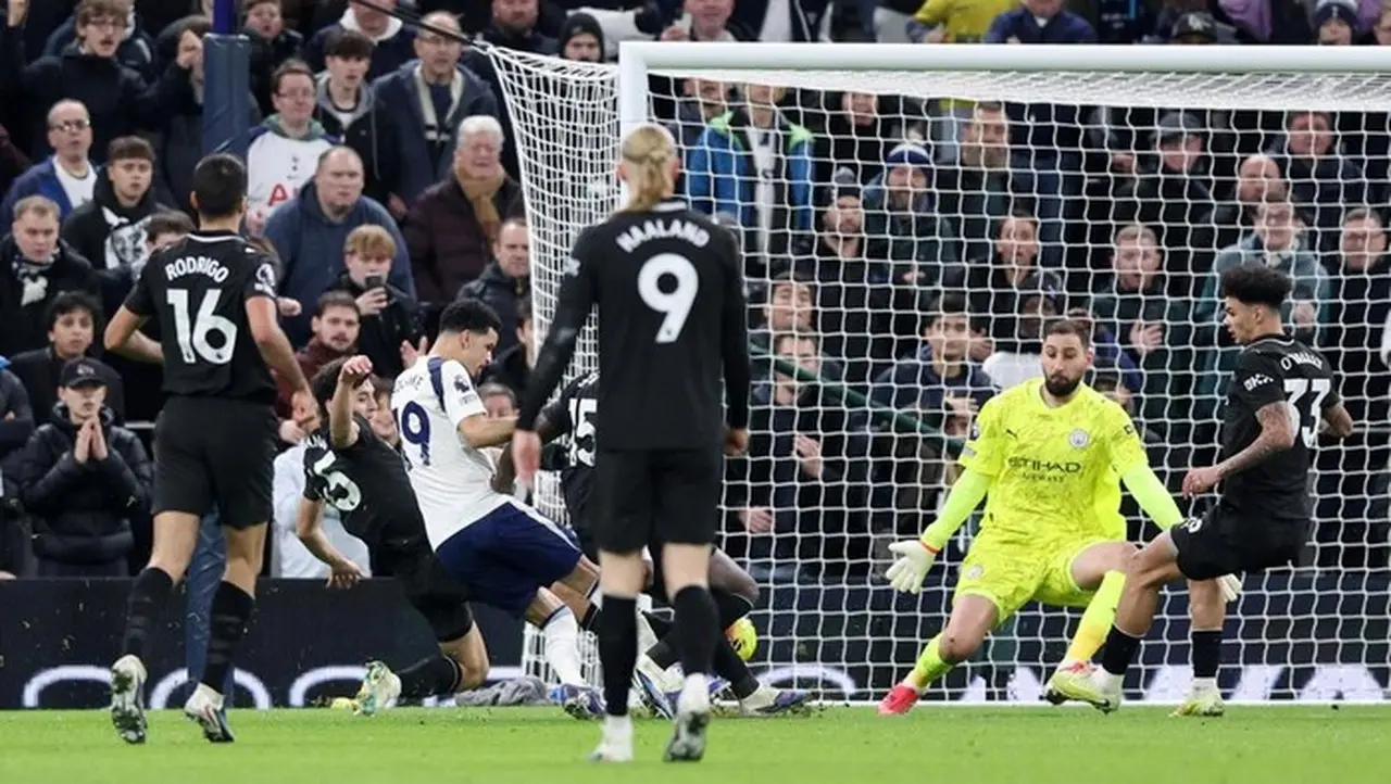 Tottenham Hotspur Tahan Manchester City 2-2 di Liga Inggris, Solanke Cetak Brace Tottenham Hotspur Tahan Manchester City 2-2 di Liga Inggris, Solanke Cetak Brace