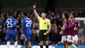 Chelsea Kembali Buang Poin dan Koleksi Kartu Merah di Stamford Bridge