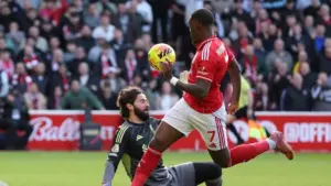 Babak Pertama Tanpa Gol: Liverpool Tertekan di Markas Nottingham Forest