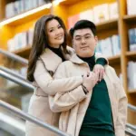 Asty Ananta Rela Terbentur Meja demi Konten Viral Bersama Suami Asty Ananta Rela Terbentur Meja demi Konten Viral Bersama Suami