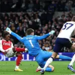 Derby London Utara: Eze Akhiri Puasa 18 Laga, Kolo Muani Buka Gol Perdana EPL Derby London Utara: Eze Akhiri Puasa 18 Laga, Kolo Muani Buka Gol Perdana EPL