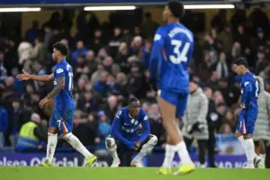 Chelsea Terpuruk, Liam Rosenior Soroti Masalah Finis Laga dan Tantang Arsenal-Aston Villa